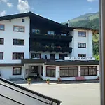 Ξενοδοχείο Skirast - Kirchberg