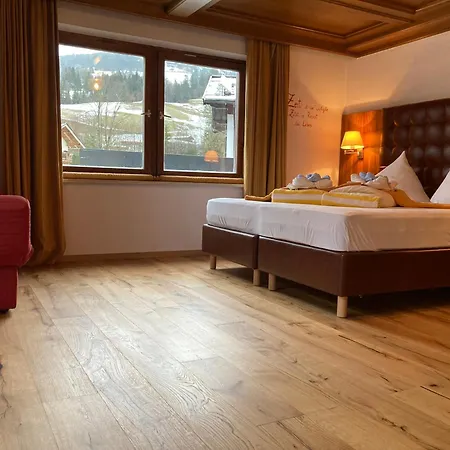 Skirast - Kirchberg Otel